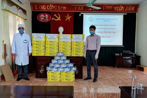 Hệ thống Thế giới sữa Hadobaby.com trao tặng quà ủng hộ Bệnh viện Đa khoa huyện Kim Sơn phòng chống COVID-19